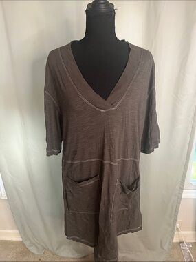Relaxed V-Neck Tunic with Front Pockets - Green with White Stitching Cotton